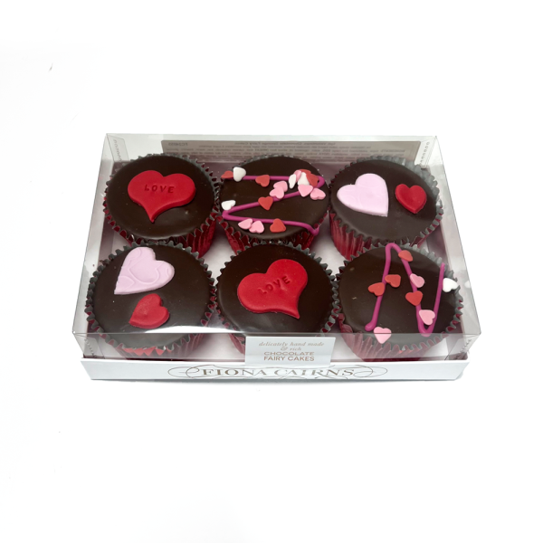 fiona-cairns-valentines-cakes-1